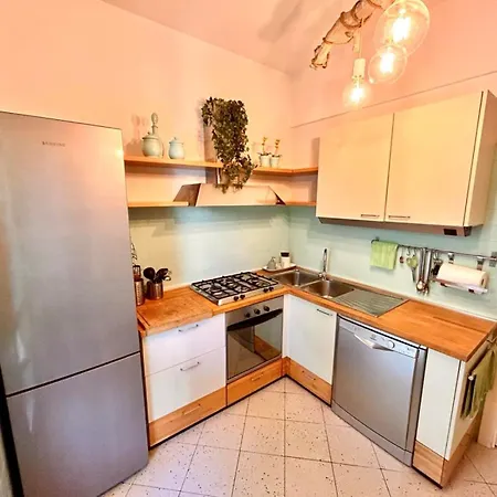 Trilo Marche A Apartament